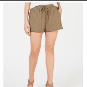 Be Bop Olive Pompom-Trimmed Soft Shorts (A65)